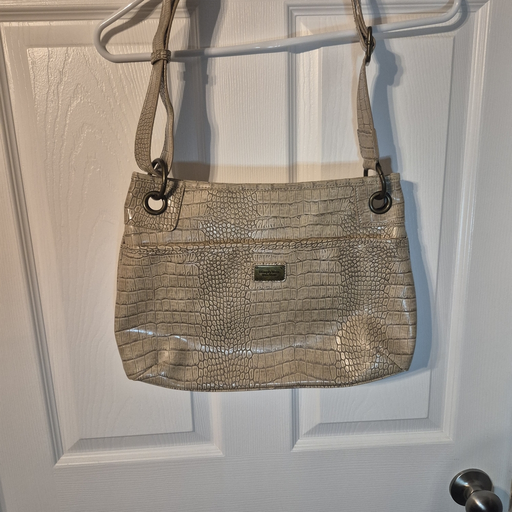 Chic Simply Vera Croc-Style Purse – Like New!